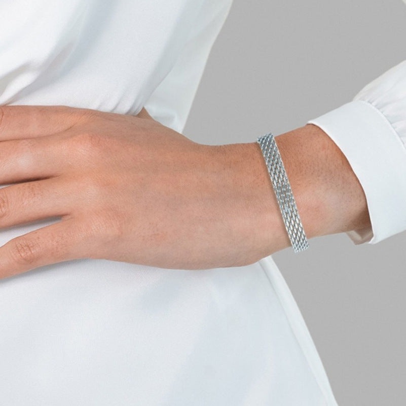 Elegant mesh chain bracelet